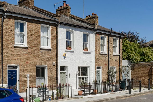 12 Snarsgate Street, London photo 3