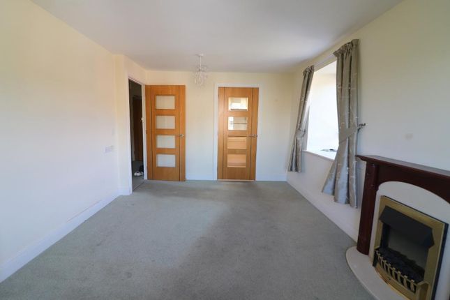 37, Hughes Court, Luton photo 4