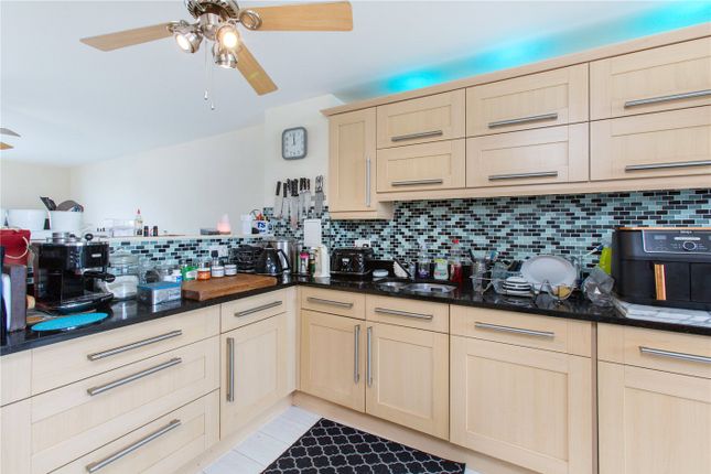 Flat 21, 9, Canalside Square, London photo 3