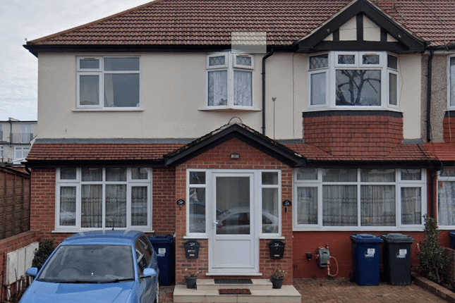 Three-Bedroom Flat For Rent Â€“ Perivale