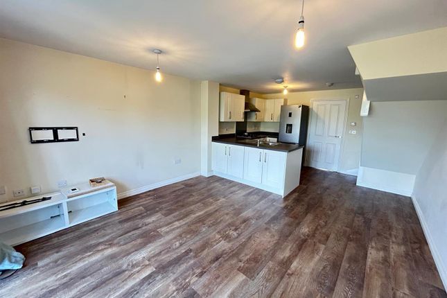 11, Bobbin Crescent, Darlington photo 5