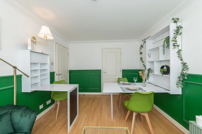 Thumbnail Flat to rent in Fitzroy Street, London