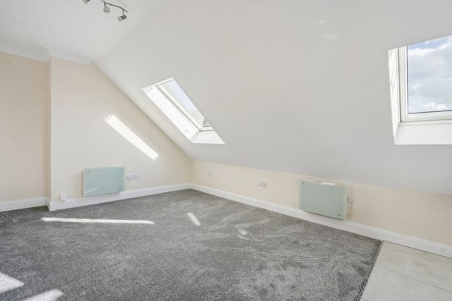 Flat 3, 50 Cunningham Park, Harrow photo 2