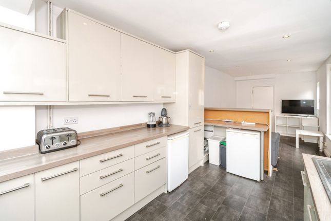 14, Milton Road, Southampton photo 3