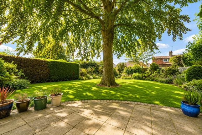 2, Mulberry Close, Northampton photo 3