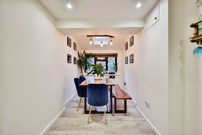 Blacksmith Drive, Maidstone photo 3
