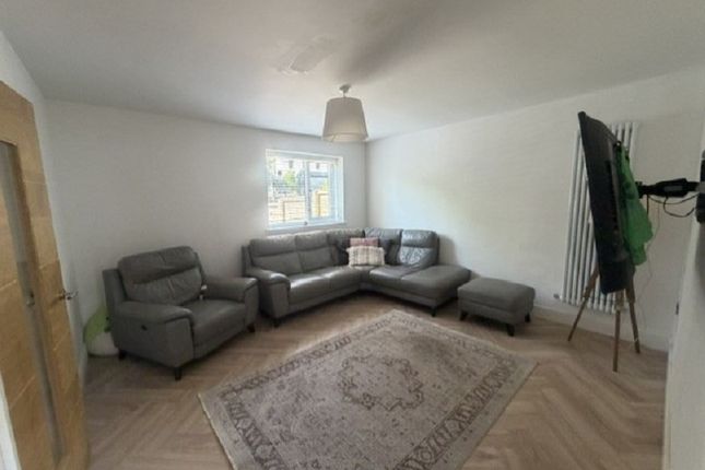 11, Brodawel, Neath photo 2