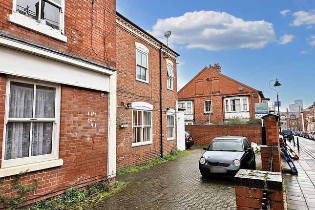 1-bed flat on Flat 5, 22 Highfield Street, Leicester, £90,000