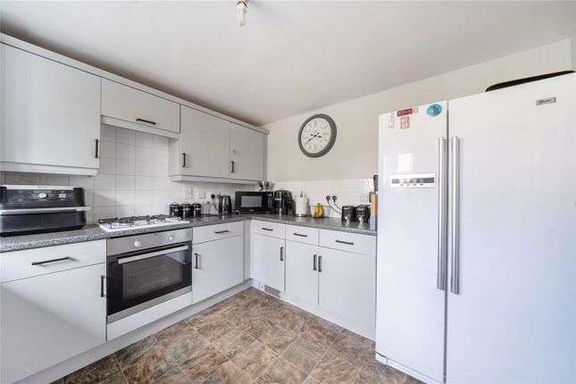 MTVH SO, 42, Dowles Green, Berkshire photo 4