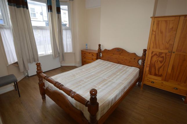 423, Gorton Road, Stockport photo 4