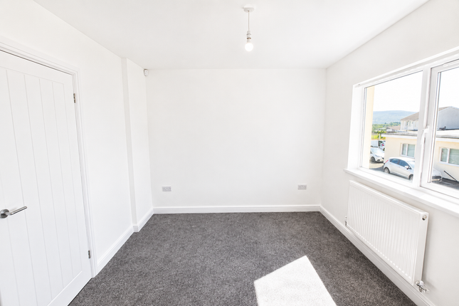 Flat 17, Victoria House, Dowlais, Merthyr Tydfil photo 5