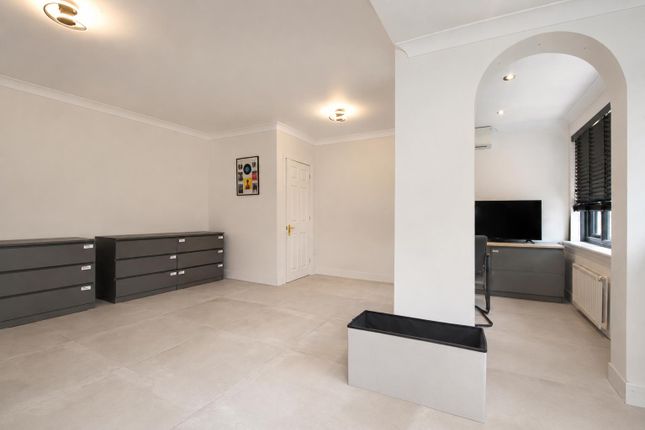 4, Webbs Home Close, Milton Keynes photo 4