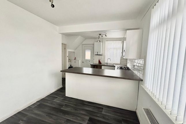 20, Westminster Gardens, Bradford photo 5