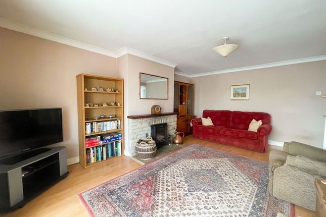 61 Linden Way, Ely photo 3
