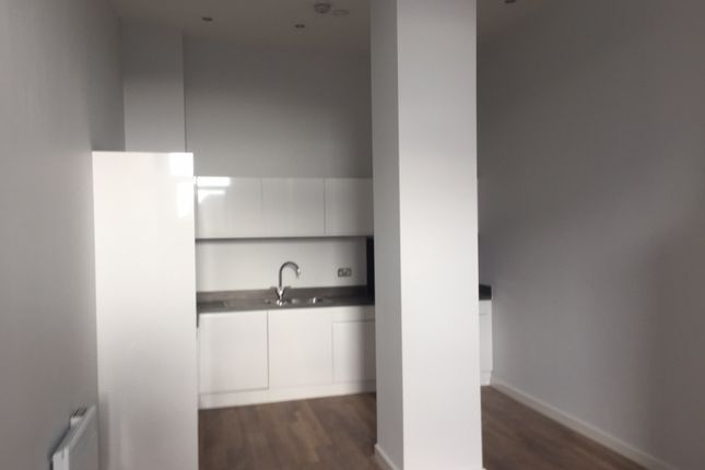 25 Tate House, Leeds photo 2