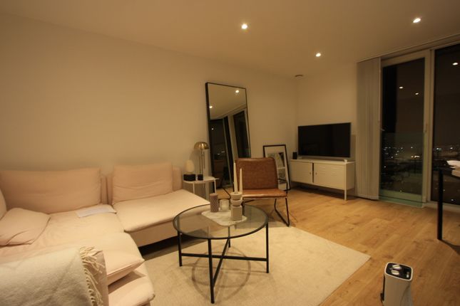 Thumbnail Flat to rent in Saffron Central Square, Croydon