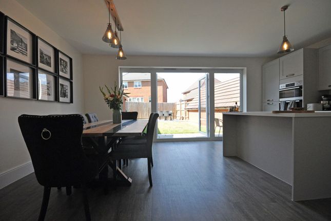 17, Pen-Y-Wal Drive, Newport photo 4