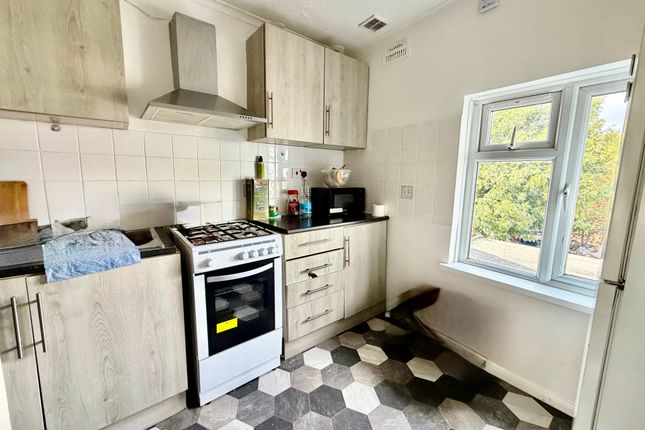 163a Stoke Road, Slough photo 3