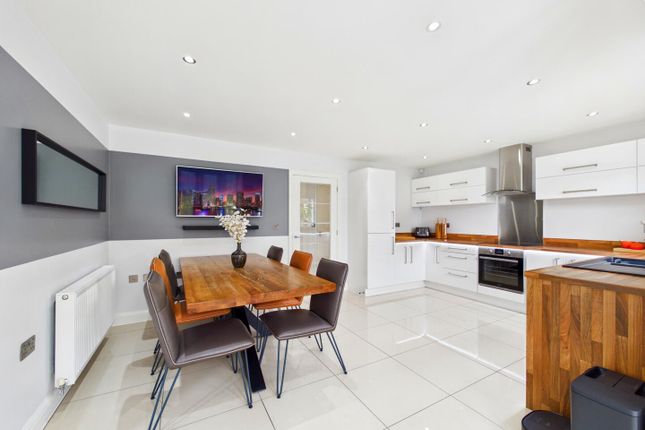 5, Stubbs Close, Pontefract photo 3