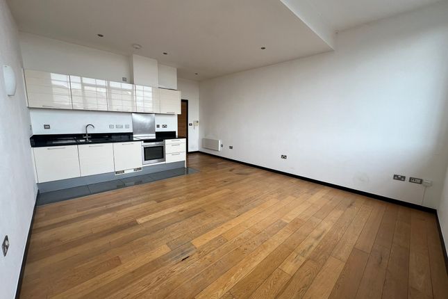 Thumbnail Flat to rent in Abbey Park Road, Leicester