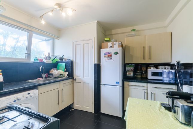 West House Close, Southfields photo 4