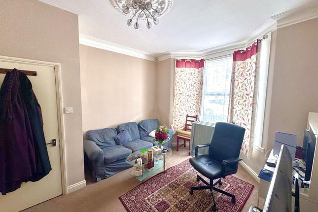48a, Hathaway Road, Croydon photo 3