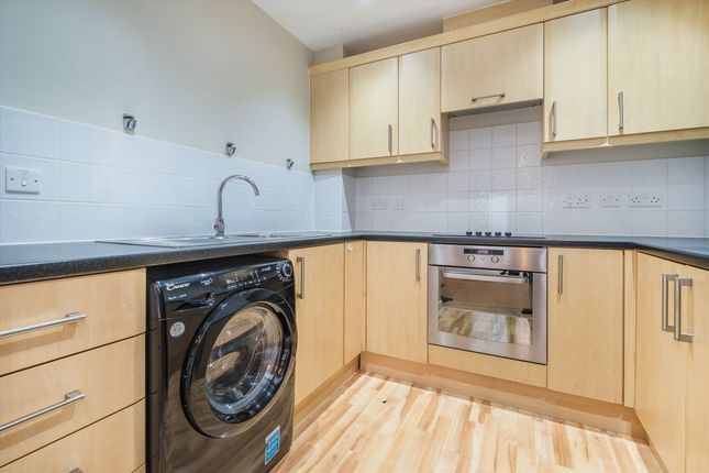 221A, Wooldridge Close, Feltham photo 3
