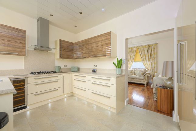 10 Harthill Road, Bathgate photo 3