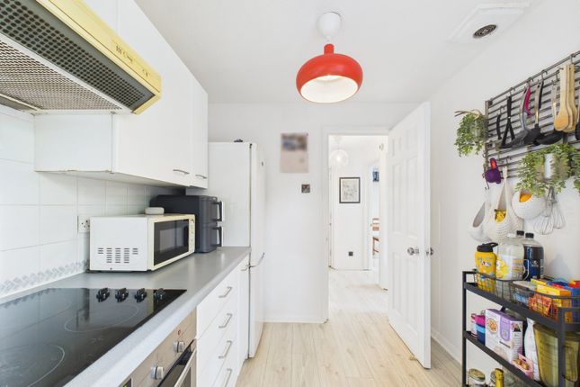 Flat 18, Dolphin Court,, Kingsmead Road, Buckinghamshire photo 5