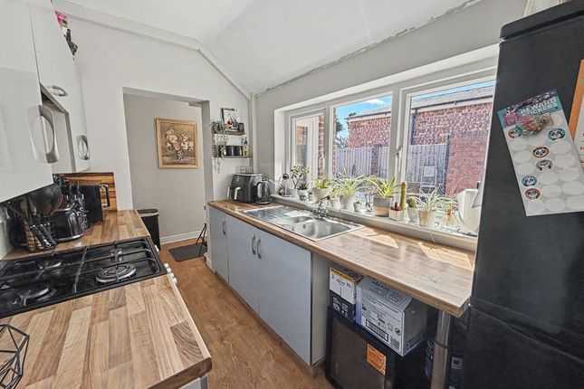 136 Wrexham Road, Whitchurch photo 4