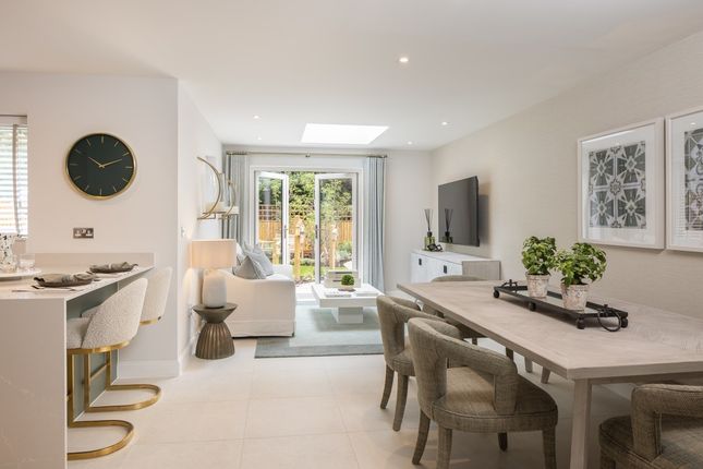 206, Concorde Drive, Weybridge, Kt13 8Gh photo 4