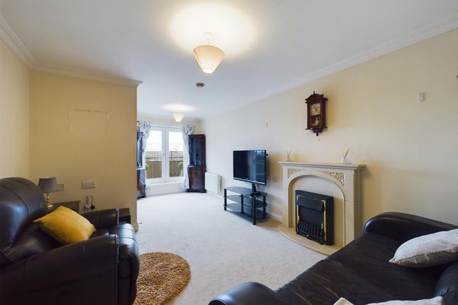Flat for sale in Calcot Priory, Bath Road, Calcot, Reading