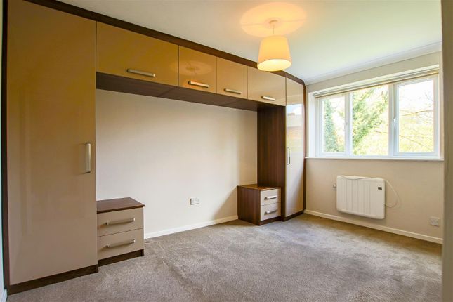 Flat 13, The Hollies, 216 Eccles Old Road, Salford photo 4