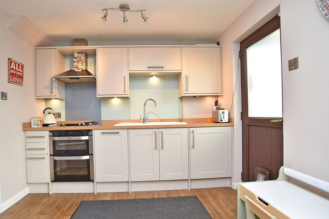 30 Eavestone Grove, Harrogate photo 3