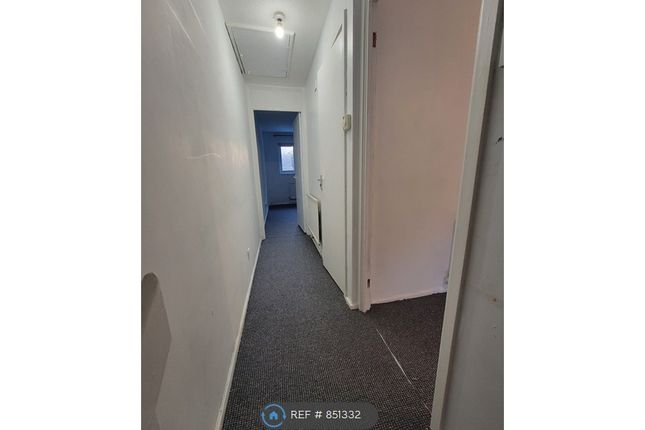 Plesman Way, Wallington photo 5