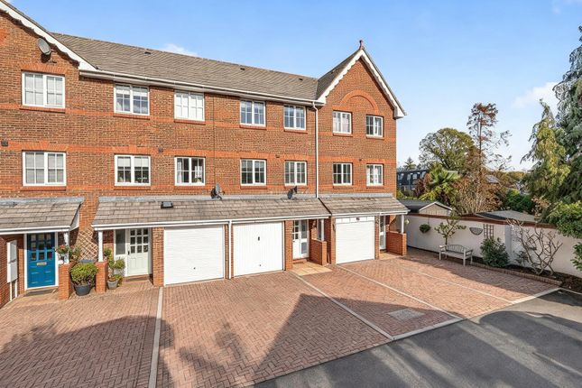 3-bed house on Gleeson Mews, Addlestone, £485,000