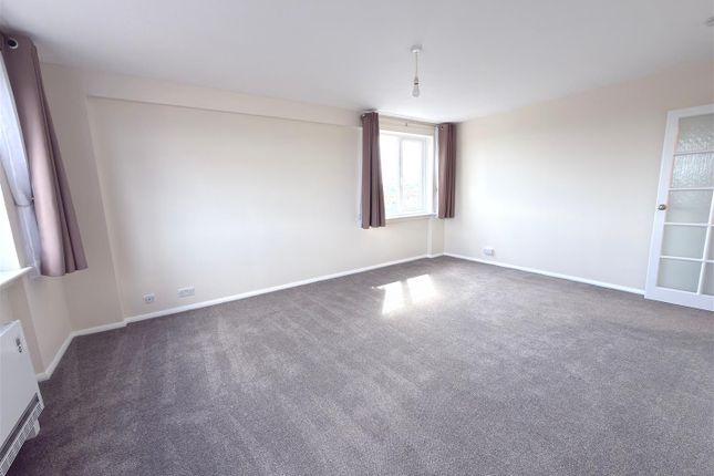 18 Stockwell Court, Gower Road, Haywards Heath photo 5