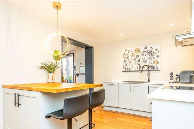 3, Eavestone Grove, Harrogate photo 2