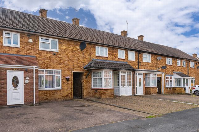 Thumbnail Terraced house for sale in Buckingham Road, Borehamwood