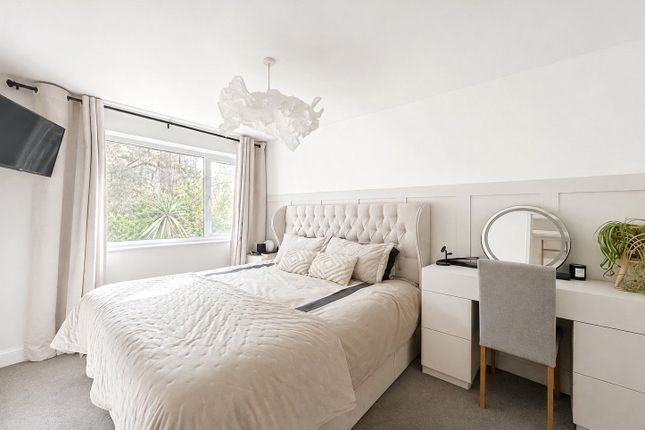 4, Cheviot Close, Surrey photo 4