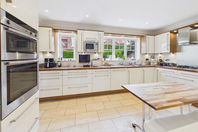 4, Vicarage Walk, North Cave photo 2
