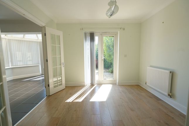 7 Dove Close, Grays photo 4