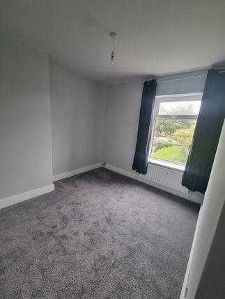 6, Copley Lane, Wakefield photo 3