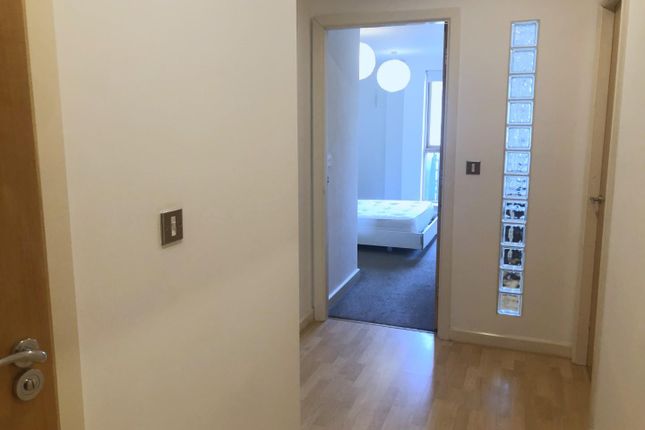 Flat to rent in Balmoral Place, Brewery Wharf, Leeds
