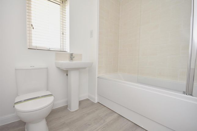 Flat 1, 2, Hengrove Way, Bristol photo 4