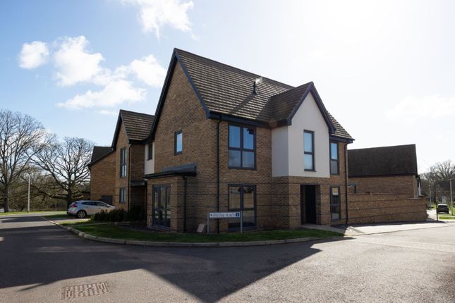 3-bed house on 1, Pintail Place, Reading, £500,000
