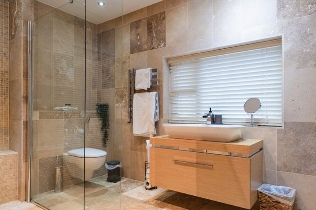 1st Fl Bath 6