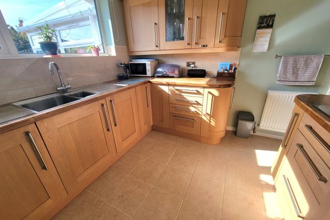 29, Leggatt Drive, Bramford, Ipswich, Suffolk, IP8  photo 4