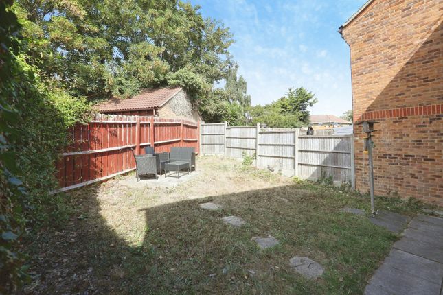 34, The Willows, Sittingbourne photo 4