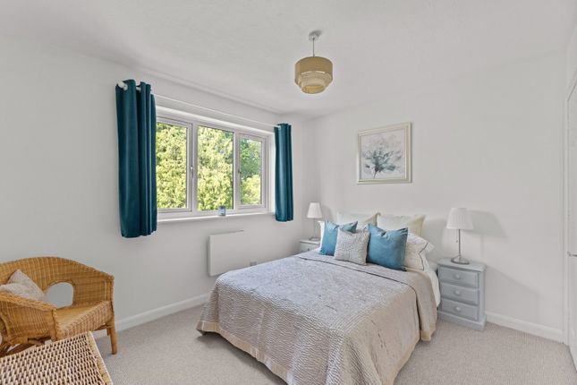 16, Westdene Meadows, Cranleigh photo 4
